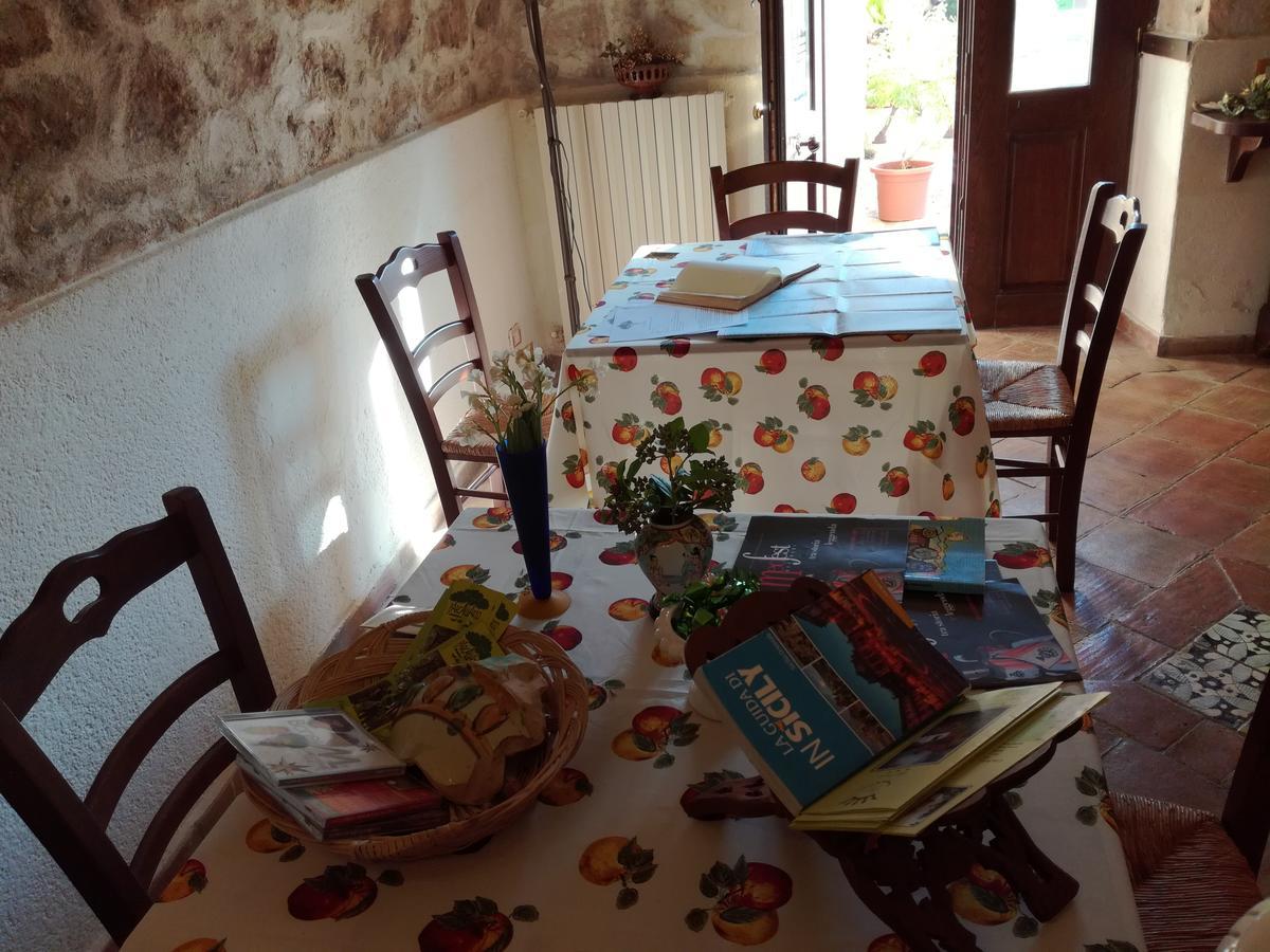 Le Case Di S. Andrea Buccheri Extérieur photo
